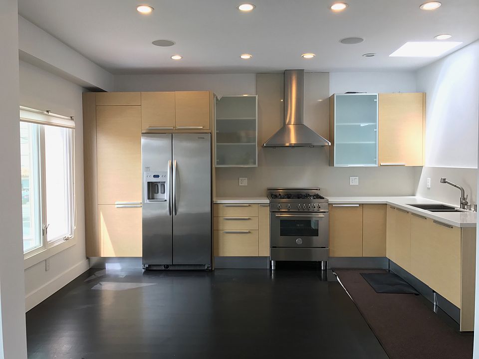 1st image of 1818 32nd Ave