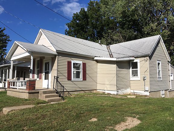 3rd image of 403 S Spring St