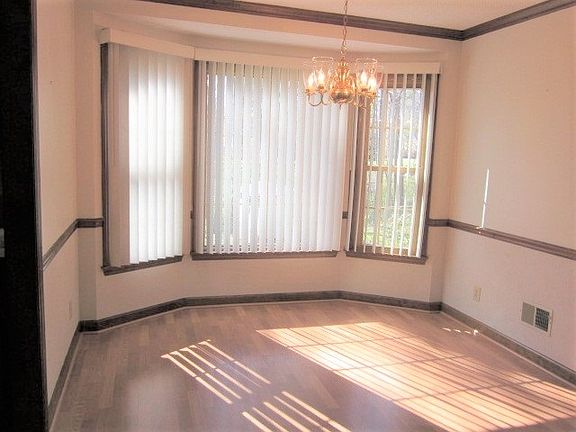 5th image of 208 Thornhill Dr