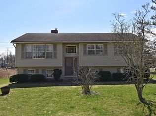 28 Randall Park Rd, Pittsford, VT 05763