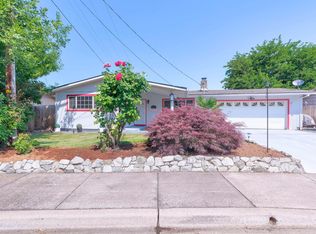 8007 Division Rd, White City, OR 97503