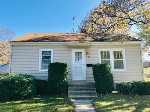 906 N 7th Pl, Sturgeon Bay, WI 54235