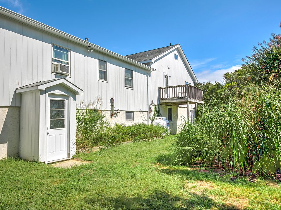 2nd image of 241 W Lake Dr