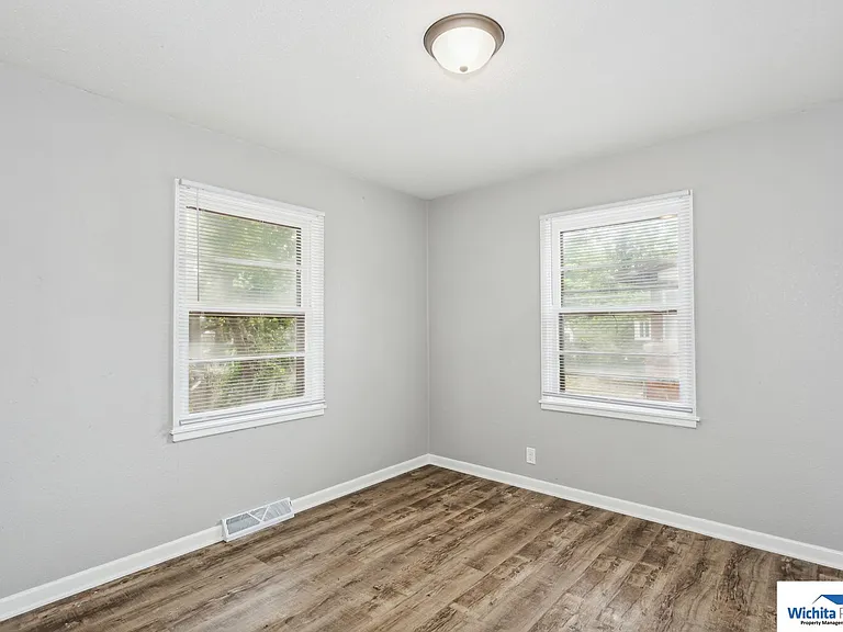 2214 S Glenn Ave — Photo 9