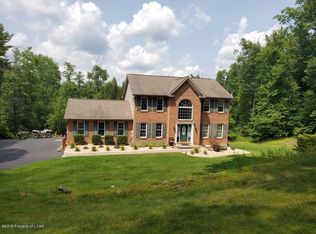 113 Sandwedge Dr, Mountain Top, PA 18707