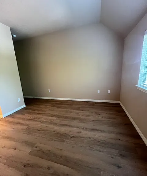 Bed room 4 with new floor