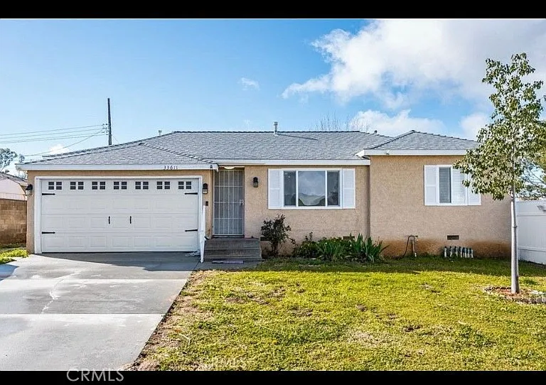 33611 Avenue E — Photo 1