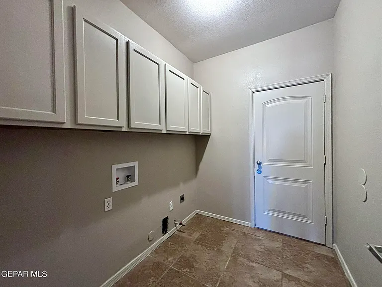 1573 Kenazo Ave — Photo 20