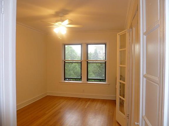 2nd image of 4301 N Winchester Ave #1E