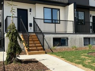 9636 160th St NW #1, Edmonton, AB T5P3C6