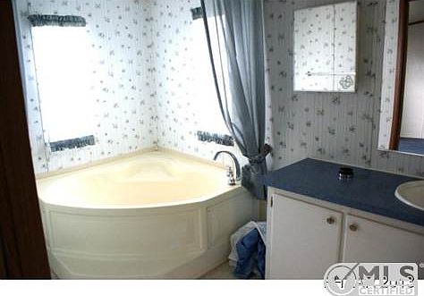 LG MASTER BATH,SEP SHOWER