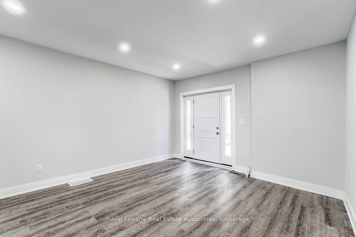 2 bed, $1,800 — Photo 3