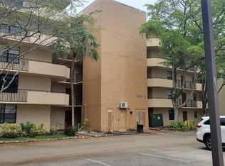3550 Blue Lake Dr APT 203, Pompano Beach, FL 33064