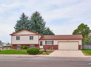 4810 Mountain Rd, Cheyenne, WY 82009