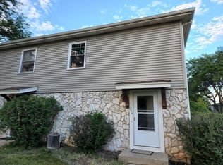 244 Sunset Ct, Vernon Hills, IL 60061