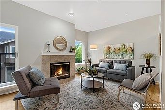 2nd image of 9403 176th Pl NE Unit 3