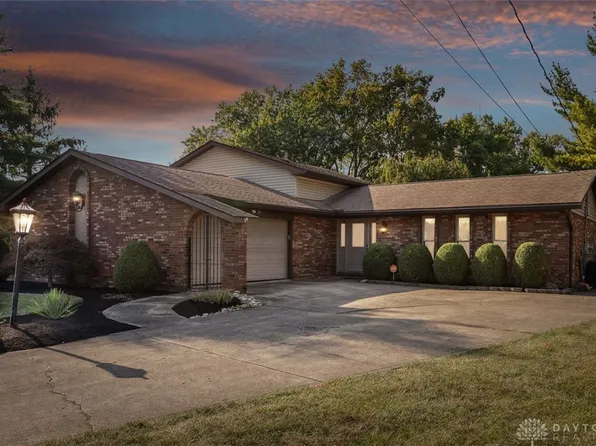 7028 Spruce Hill Cir, West Chester, OH 45069