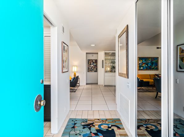 215 Desert Lakes Dr #215