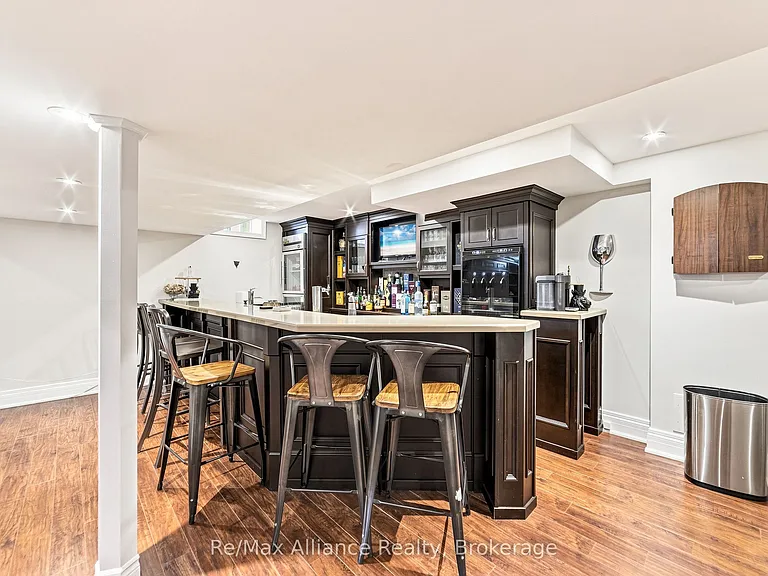 2404 Rideau Dr — Photo 35