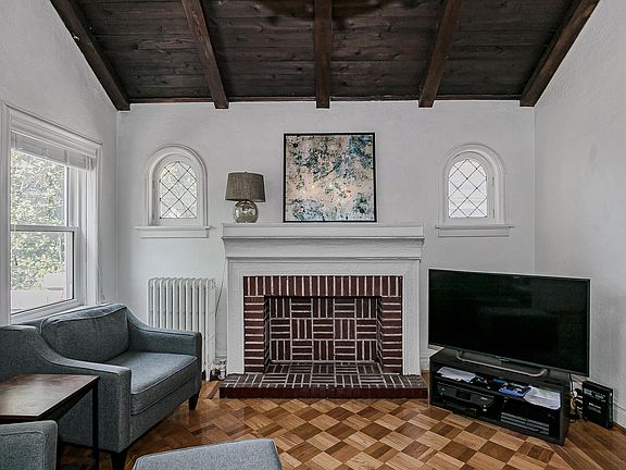 2nd image of 7319 Lindell Blvd #2