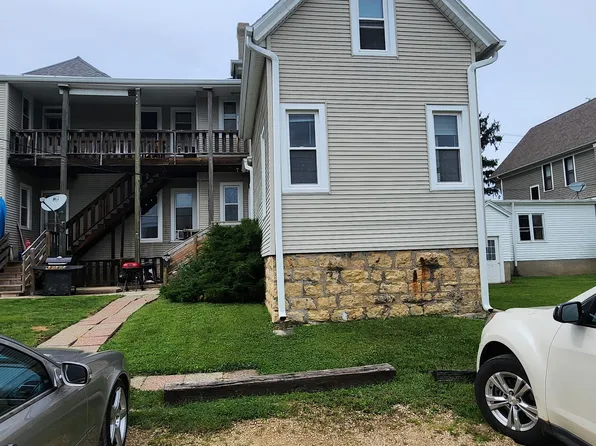 1319 Forest Ln, Dubuque, IA 52001