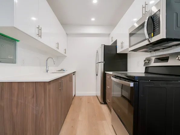 2707 Yonge Street Toronto