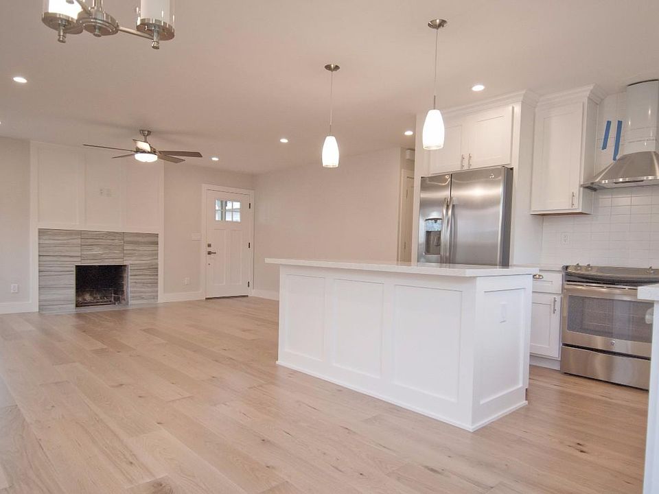 1st image of 2449 Woodland Ave