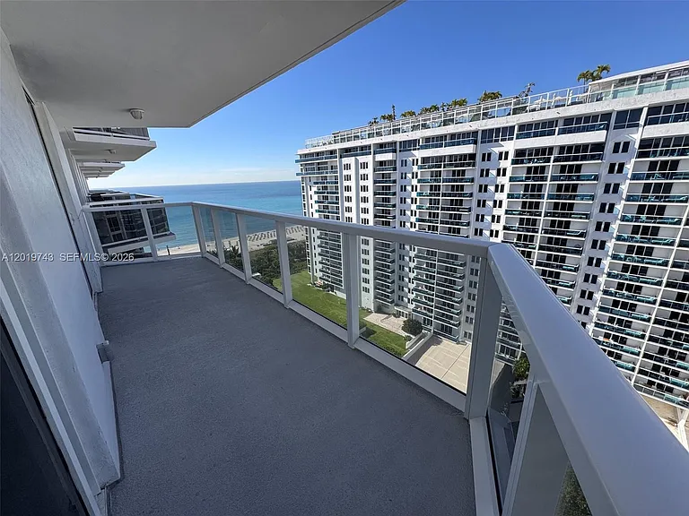 2401 Collins Ave #1807 — Photo 7