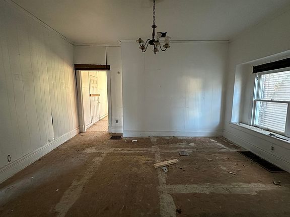 4th image of 1708 Jackson St