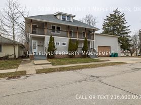 5030 Arch St, Maple Heights, OH
