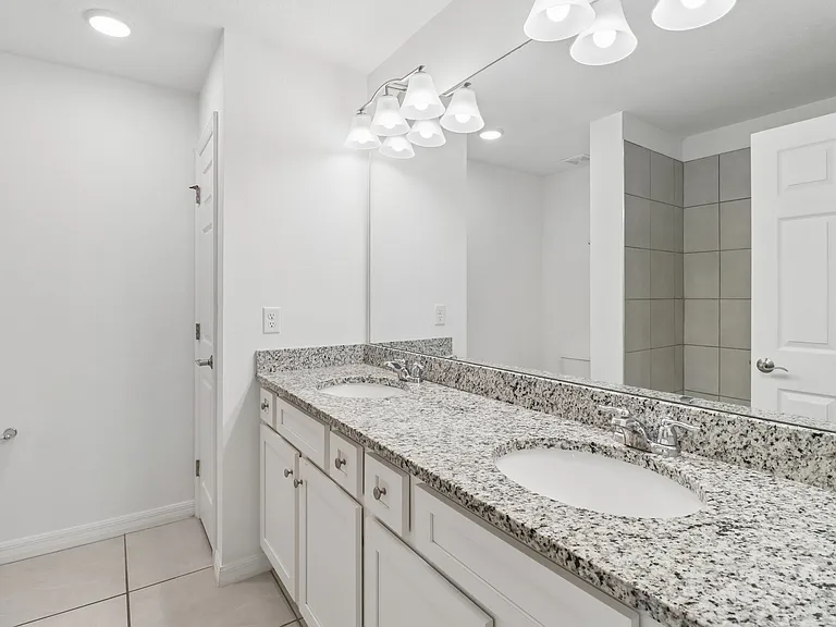 Simmons Trace — Photo 102