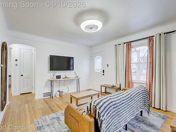 3rd image of 2535 Bonner St