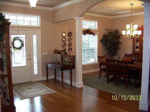 Entry / Dining Room