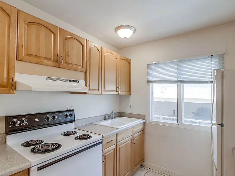 B Street | Apartments Near Balboa Park - Studios, 1 & 2 Bedrooms — Photo 10