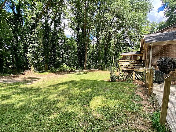 2nd image of 2450 Colebrook Dr