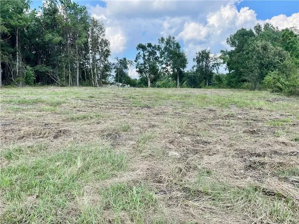 Terrace Ave, Waveland, MS 39576