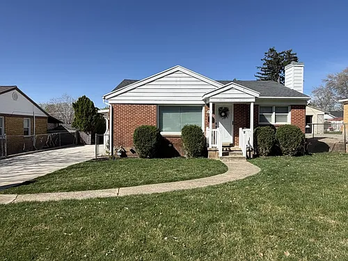 721 Robins Ave Photo 1