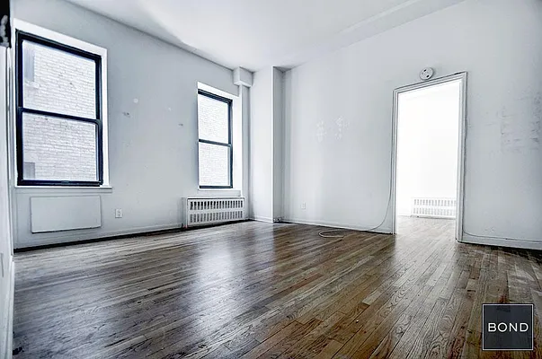 Rented by Bond New York | media 19