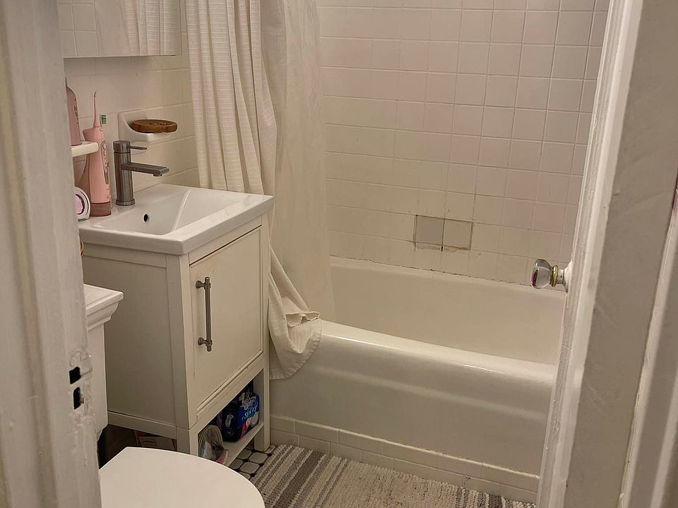 1st image of 304 E 41st St Floor 2