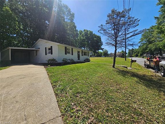 2nd image of 214 Cedar St