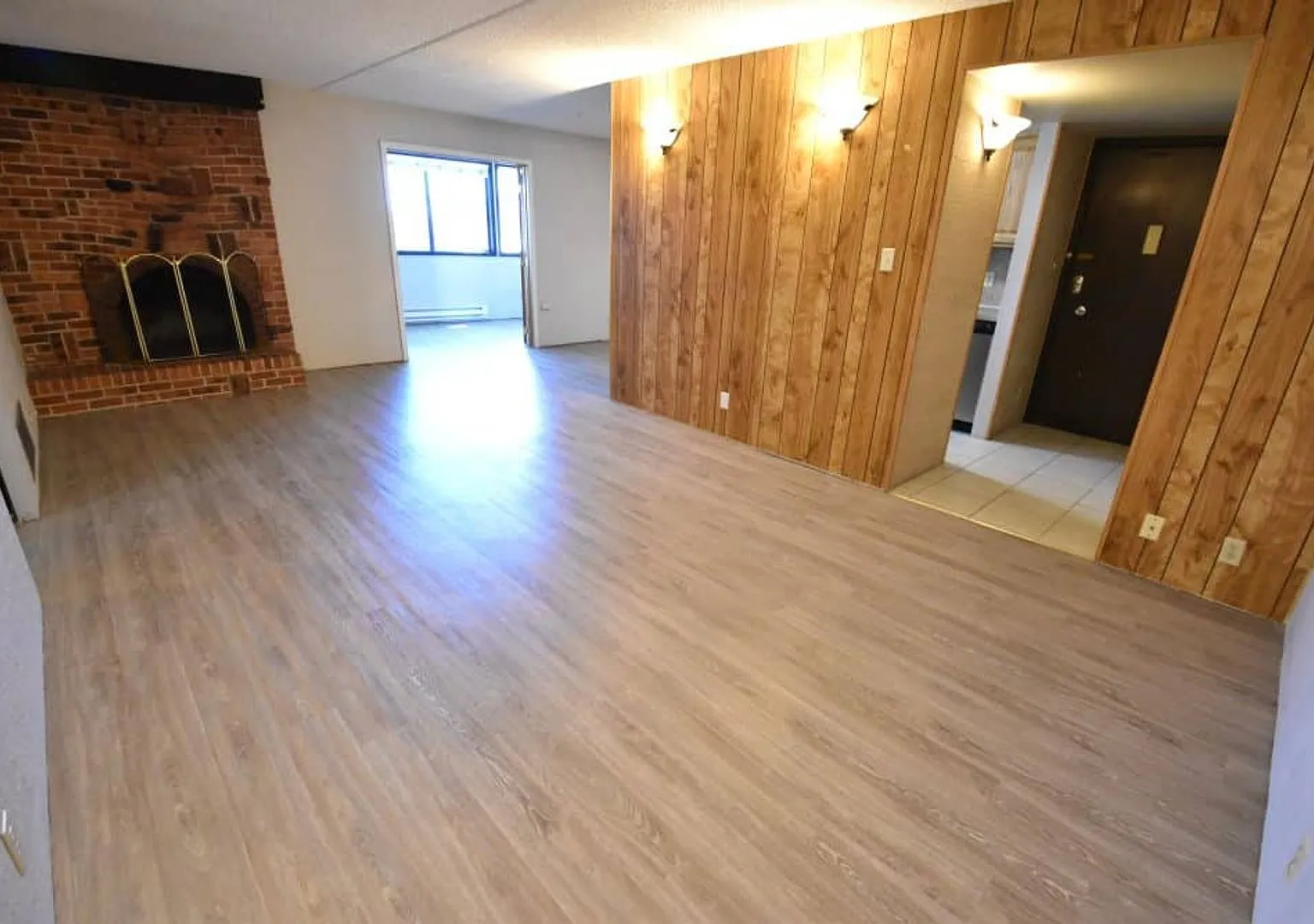 3 Bedroom Unit Available Now in Spanish Towers! — Photo 2