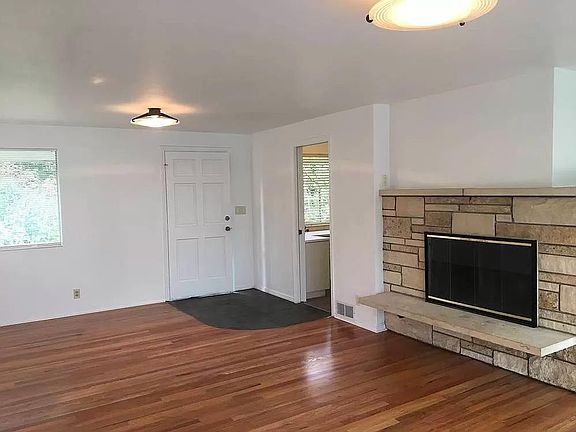 2nd image of 11243 NE 94th St