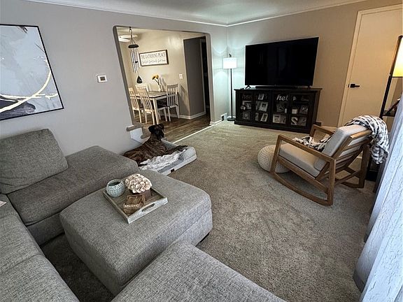 4th image of 28949 Beechwood Dr