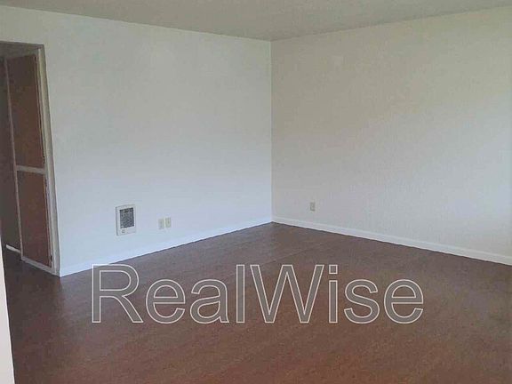 4th image of 415 W 1st Ave