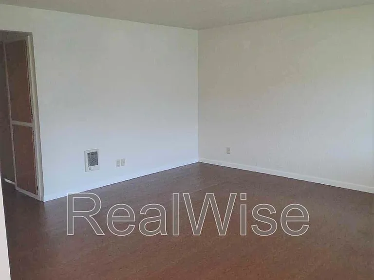 415 W 1st Ave — Photo 4