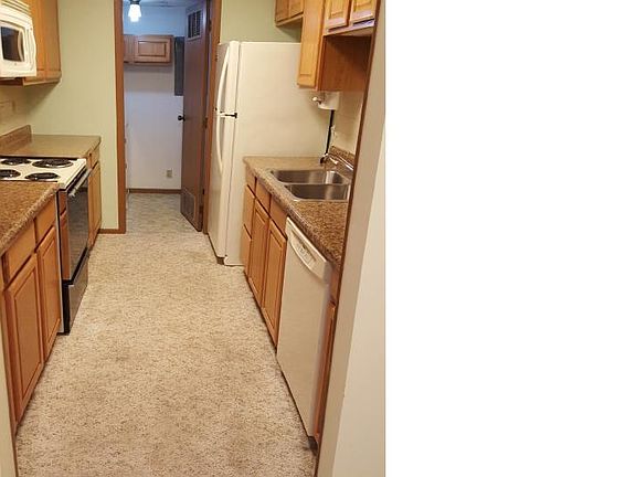 5th image of 164 Hartford Ct