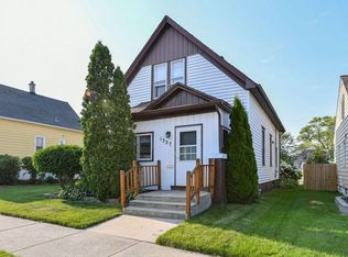 1327 Missouri Ave, South Milwaukee, WI 53172