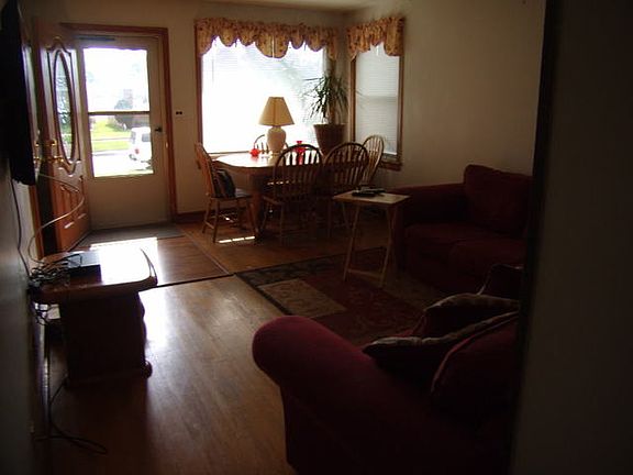 2nd image of 3534 Louis St
