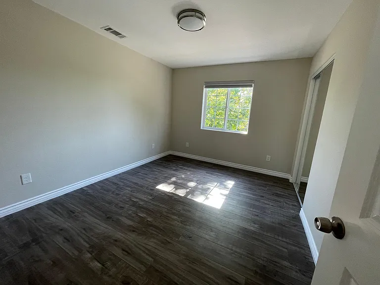 1251 1/2 W Highland St #1/2 — Photo 14