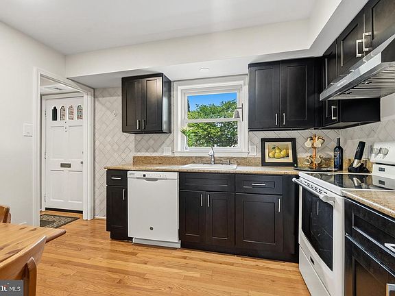 2nd image of 7779 Tiverton Dr
